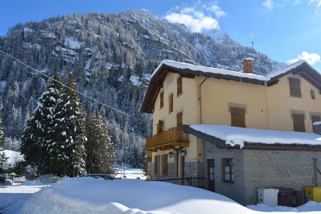 Hotel Villa Tedaldi Gressoney-Saint-Jean Extérieur photo