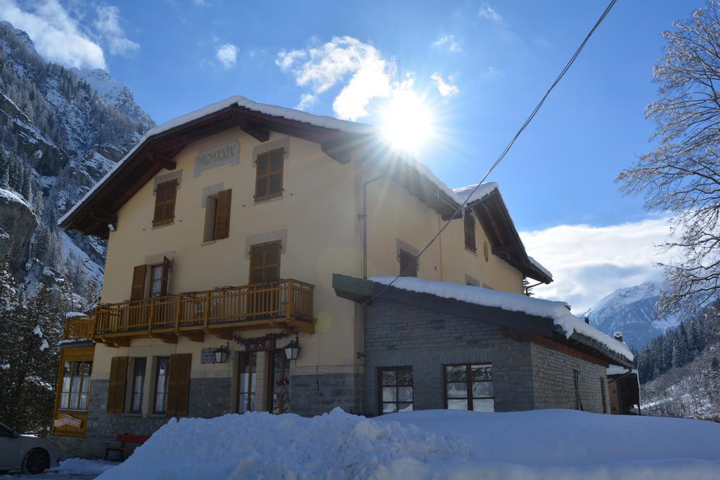Hotel Villa Tedaldi Gressoney-Saint-Jean Extérieur photo